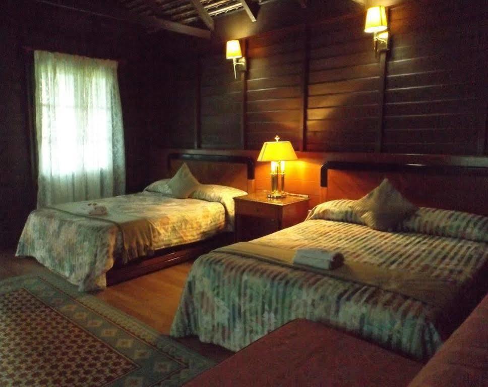 The Manor Beach Resort Besut Kampung Kuala Besut Exterior photo